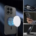 Magnetyczny pierścień wspiera stabilne ładowanie bezprzewodowe oraz współpracę z akcesoriami MagSafe bez konieczności zdejmowania etui.